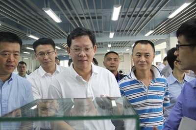 珠海一職實驗學校、新青科技園齊獲市長鄭人豪點贊-教育頻道-手機